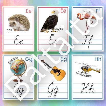 Alfabēta plakāti ar rakstītajiem latviešu valodas burtiem baltaita mācību plakāti par alfabētu