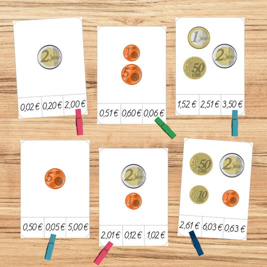 Monētu knaģu kartītes monētu naudas skaits pareizā summa atzīmēšana baltaita