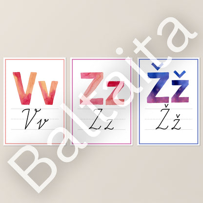 Rakstītie burti krāsaini plakāti dekors bērnudārzam sākumskolai baltaita